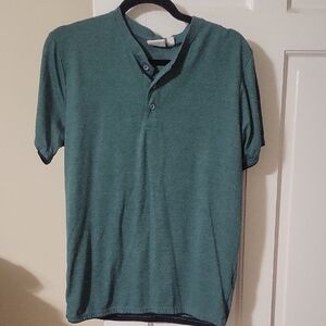 Smash Men's Green Henley Shirt In Size Medium